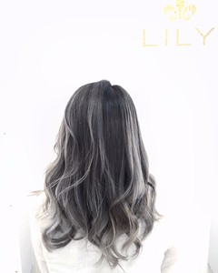 【LILY】 モノトーングレー|LILY SHINSAIBASHIのヘアスタイル