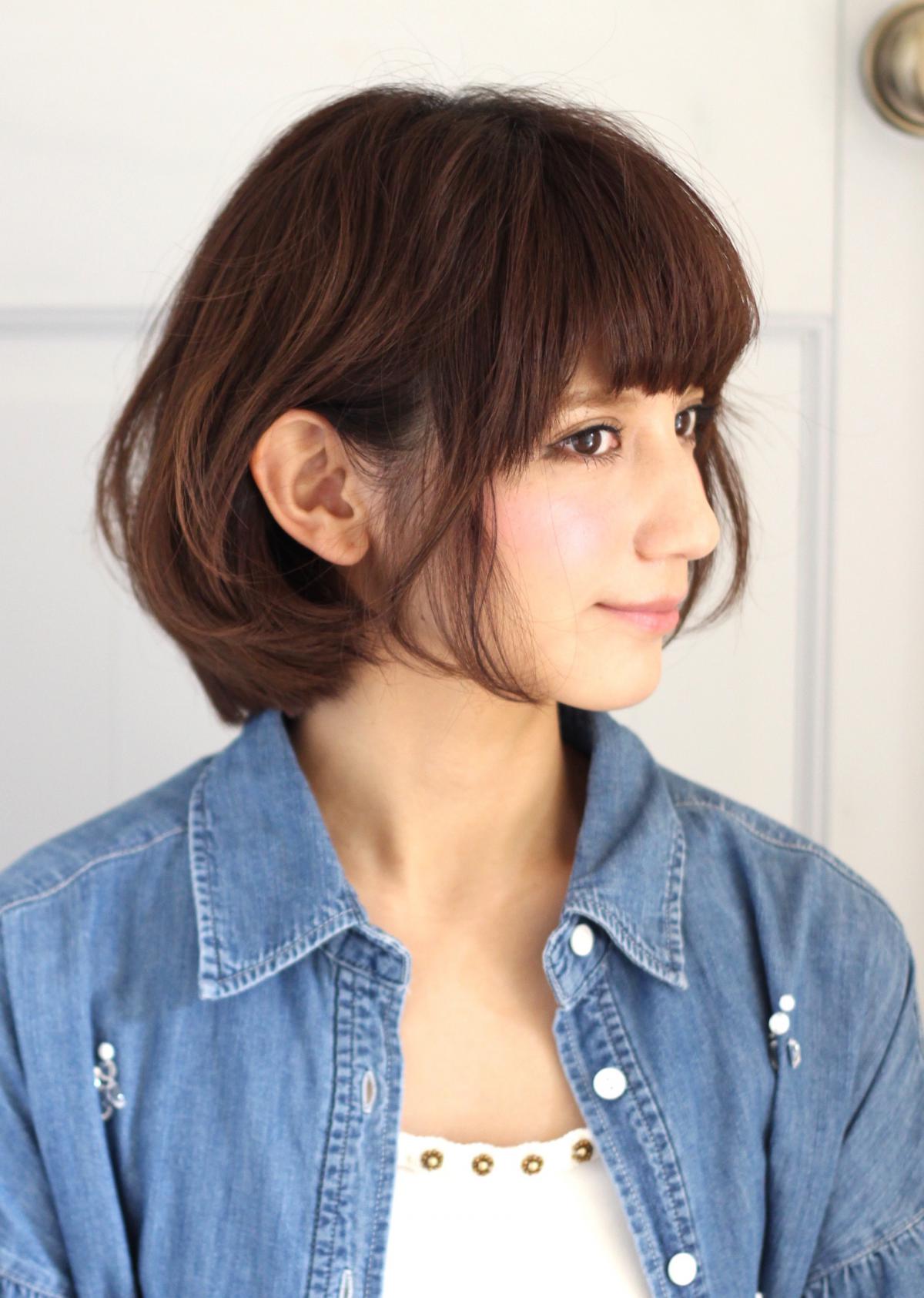 オン眉バングのニュアンスパーマで耳掛けアレンジの画像(3) ｜ 青山・表参道の美容室 PAPERSのヘアスタイル ｜ Rasysa（らしさ）