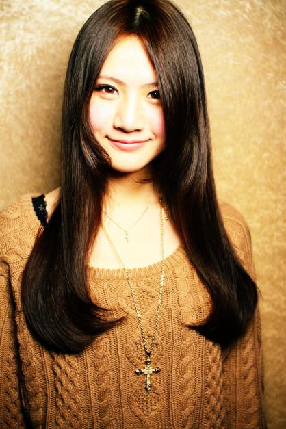 あごラインの前髪で1ランク上の小顔ロングストレート 銀座の美容室 Afloat Xelhaのヘアスタイル Rasysa らしさ